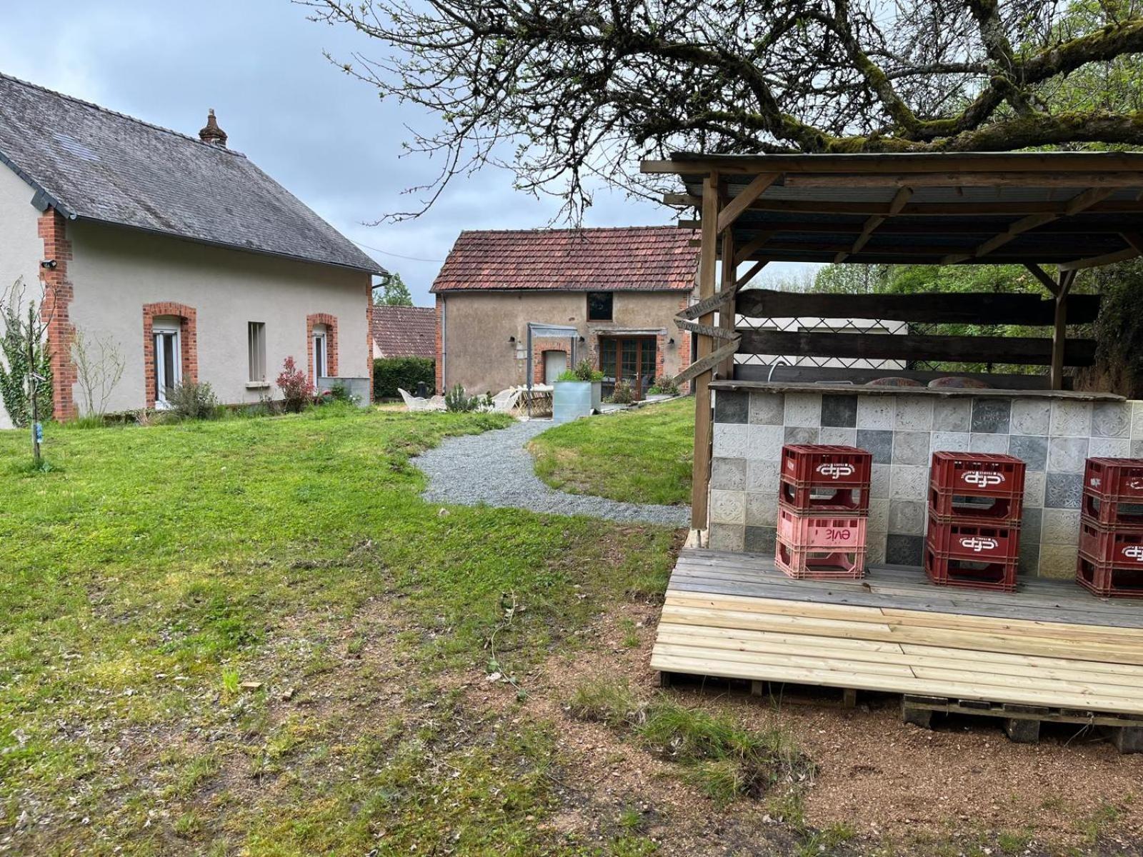 Domaine Du Pavillon Gite 15 Personnes Issy-l'Eveque Luaran gambar