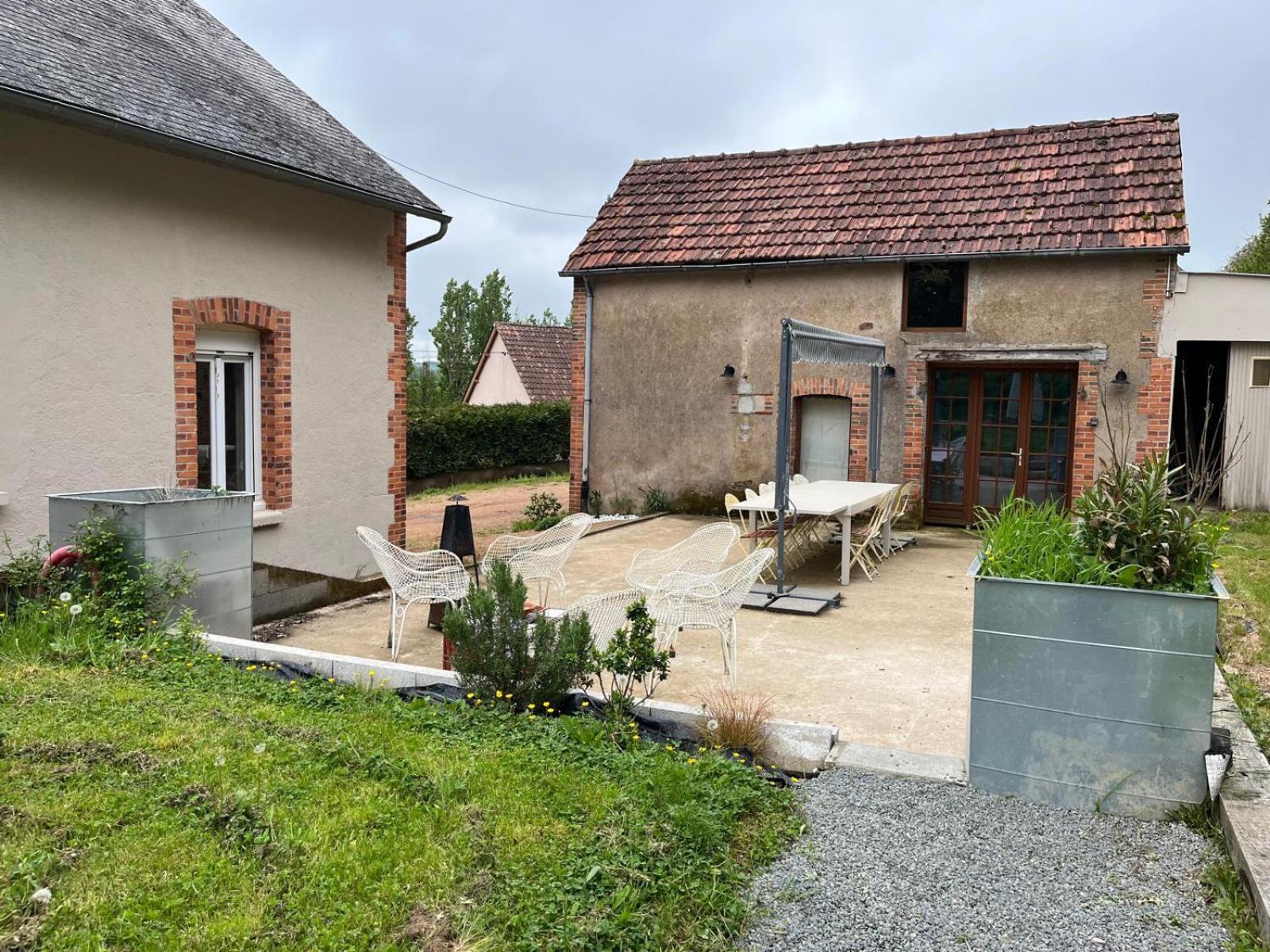 Domaine Du Pavillon Gite 15 Personnes Issy-l'Eveque Luaran gambar